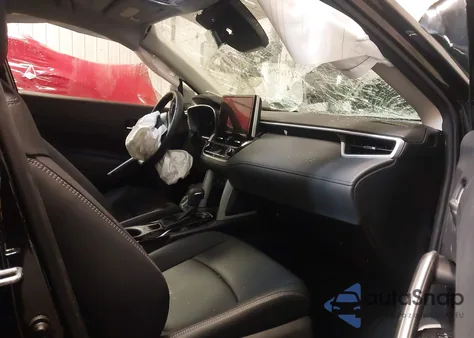 2025 Toyota Corolla Cross Xle z USA, uszkodzony, nr VIN 7MUDAABG6SV141868